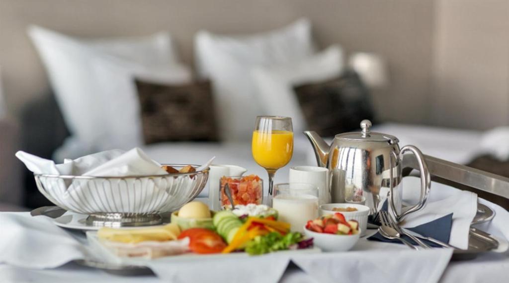The Riviera Hotel Islamabad Bagian luar foto