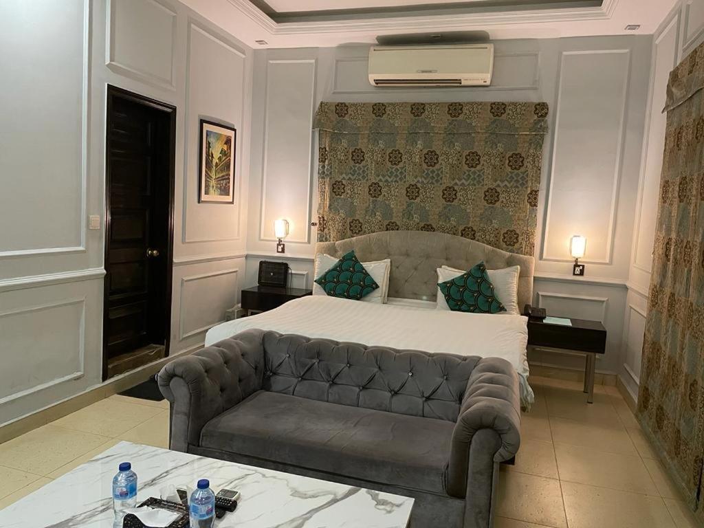 The Riviera Hotel Islamabad Bagian luar foto