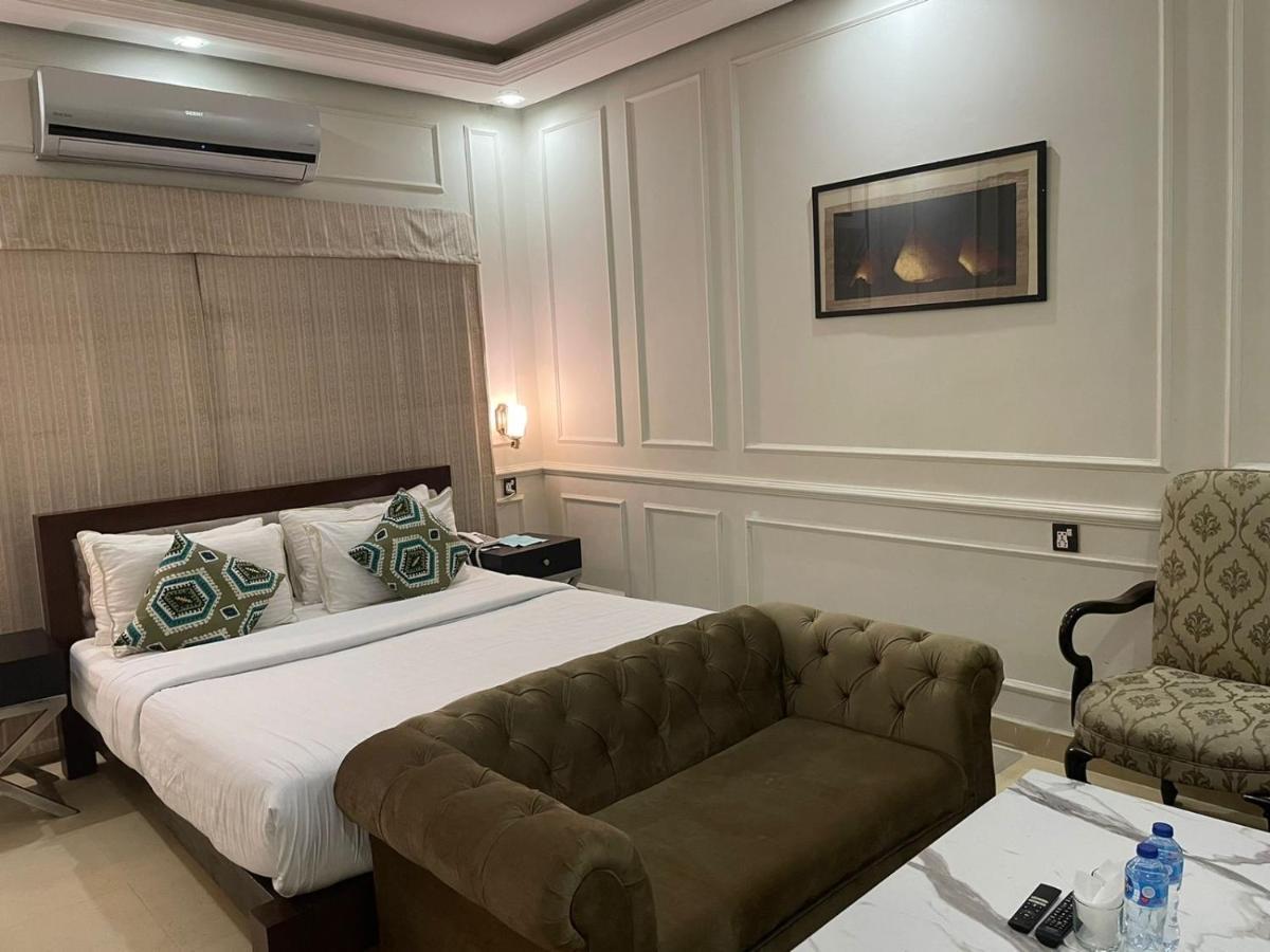 The Riviera Hotel Islamabad Bagian luar foto