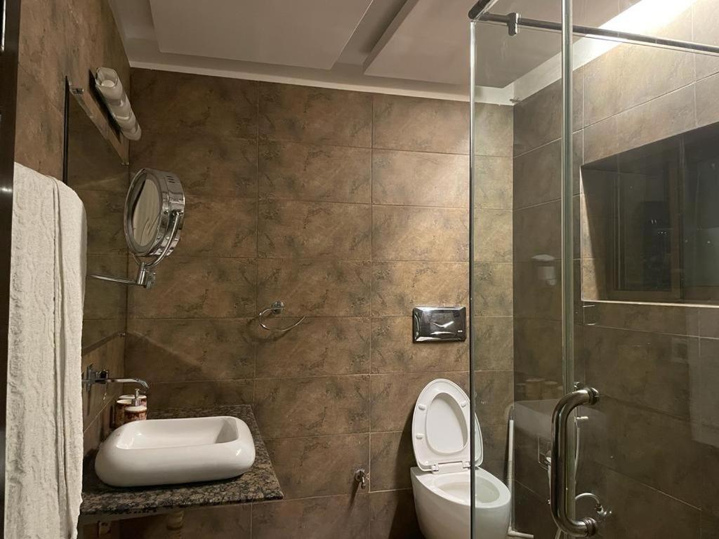 The Riviera Hotel Islamabad Bagian luar foto